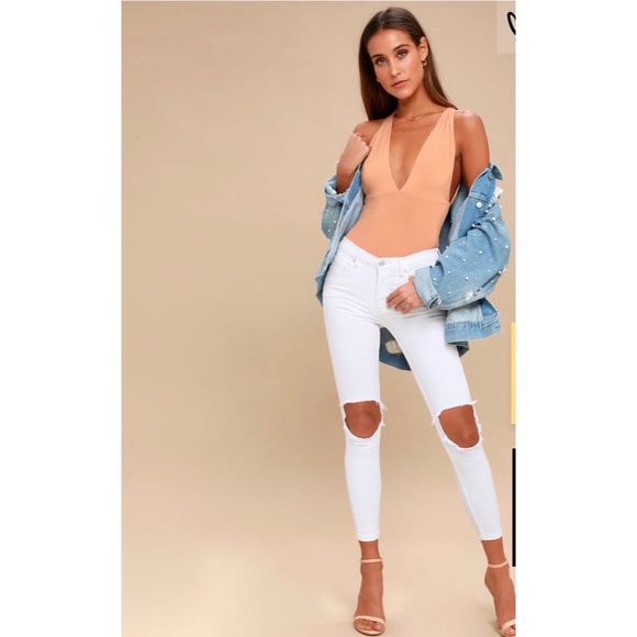 NWT Blush pink plunging v-neck bodysuit - Picture 3 of 3